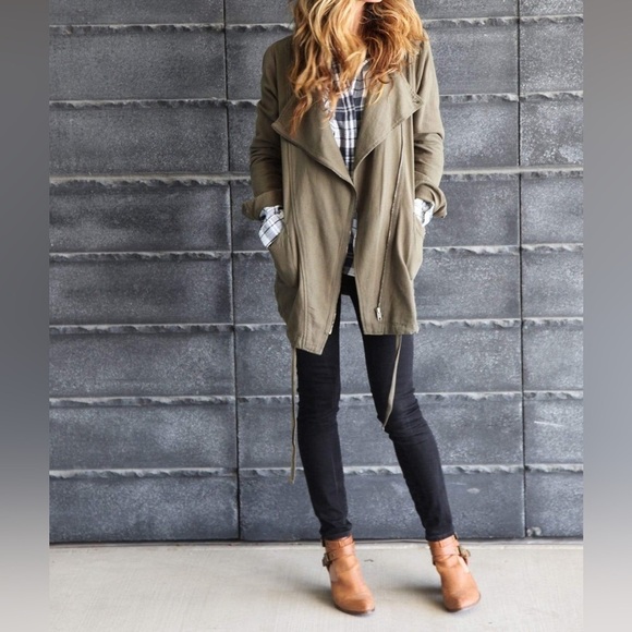 Velvet by Graham & Spencer Erykah Waterfall Collar Zip Jacket - Picture 1 of 10